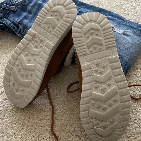 Gypsy Jazz Brown Ankle Boots with White Fur Lining - Picture 2 of 14